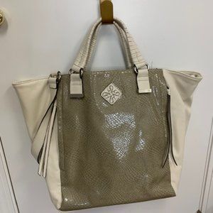 Vera Wang Tote Bag